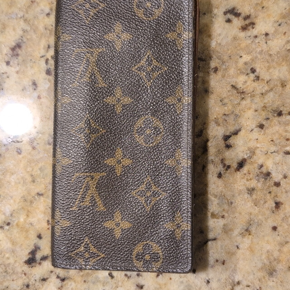Louis Vuitton Brown Monogram Simple Wallet. Authentic - Picture 2 of 7